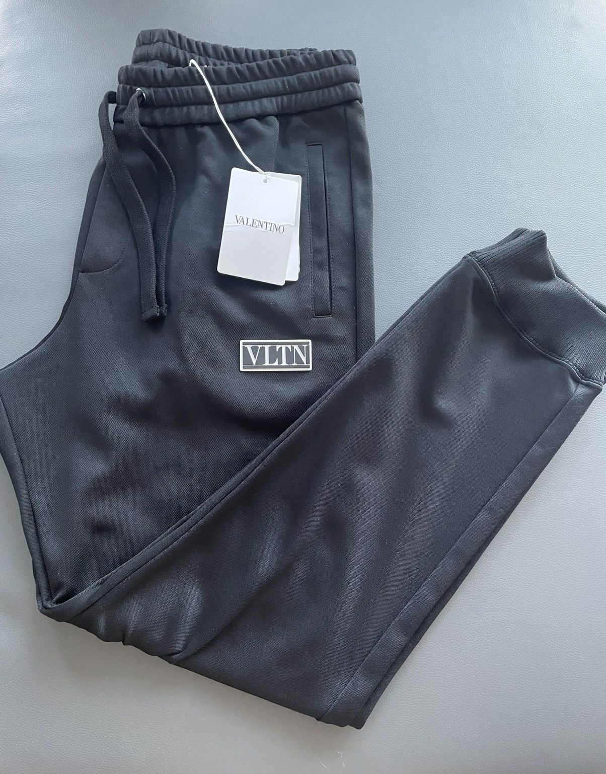 Giovanni Valentino × Valentino $1,100 Value Brand NEW Iconic Classic VLTN Logo Sweatpants Size US 32 / EU 48 - 6 Thumbnail
