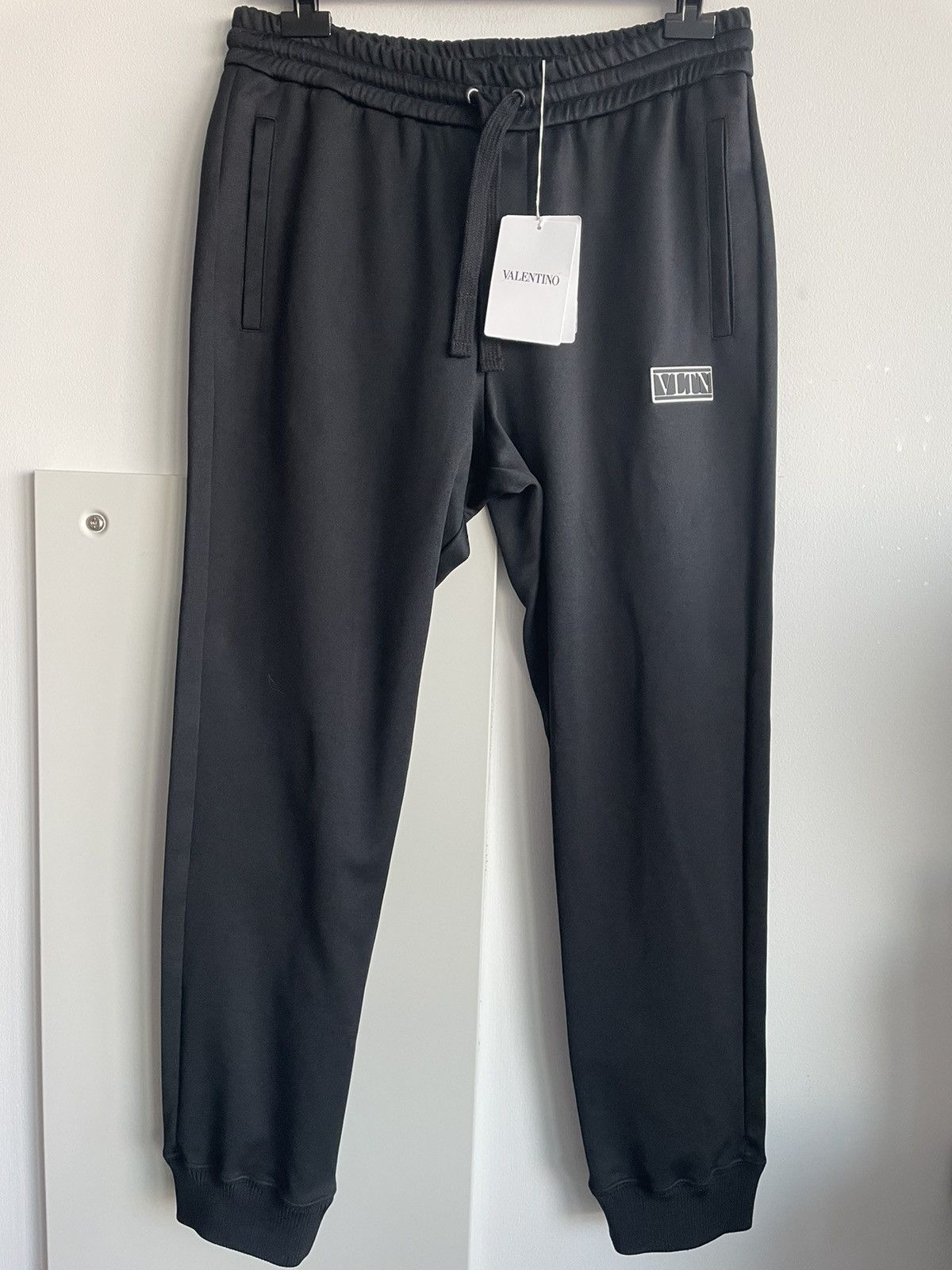 Giovanni Valentino × Valentino $1,100 Value Brand NEW Iconic Classic VLTN Logo Sweatpants Size US 32 / EU 48 - 4 Thumbnail