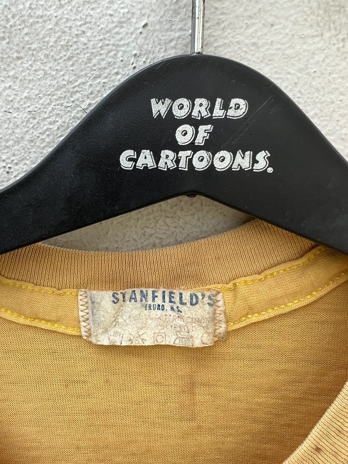 Vintage Trashed Vintage 1975 Simon Hoyle Made in Banff, Canada tees Size US M / EU 48-50 / 2 - 20 Thumbnail
