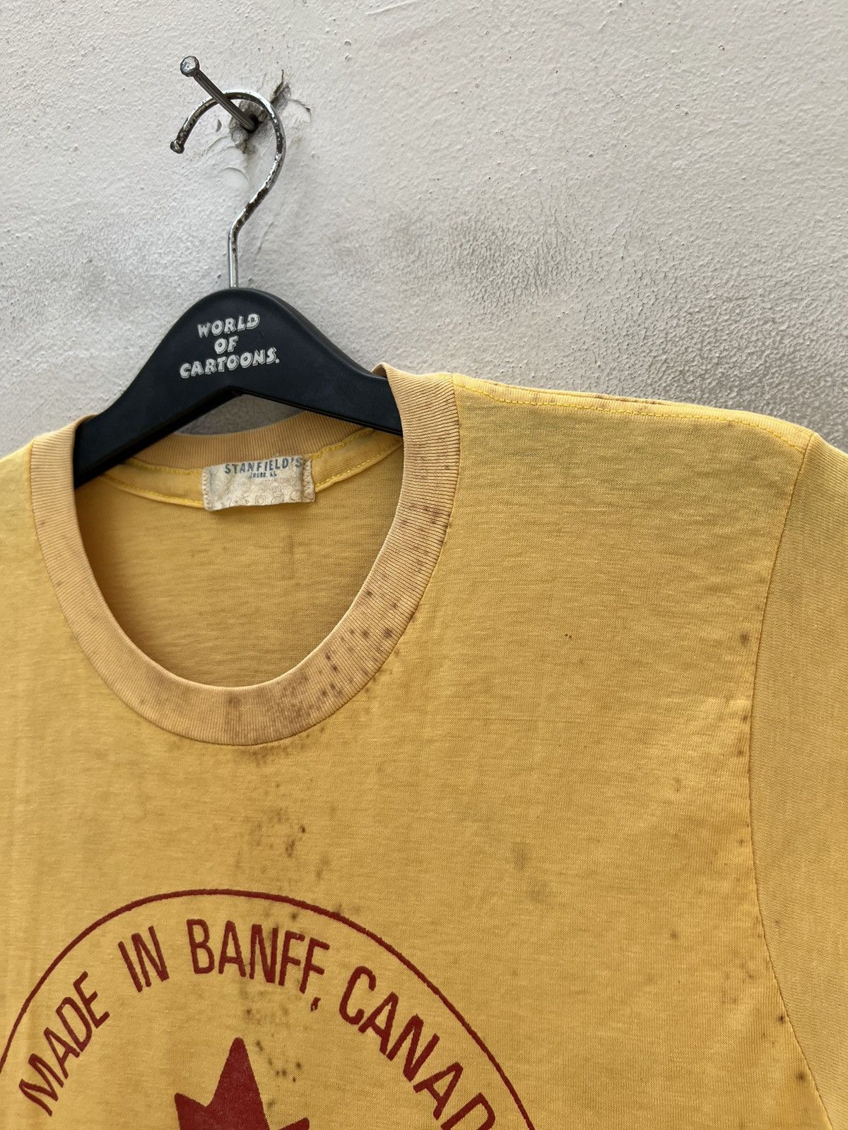 Vintage Trashed Vintage 1975 Simon Hoyle Made in Banff, Canada tees Size US M / EU 48-50 / 2 - 12 Thumbnail
