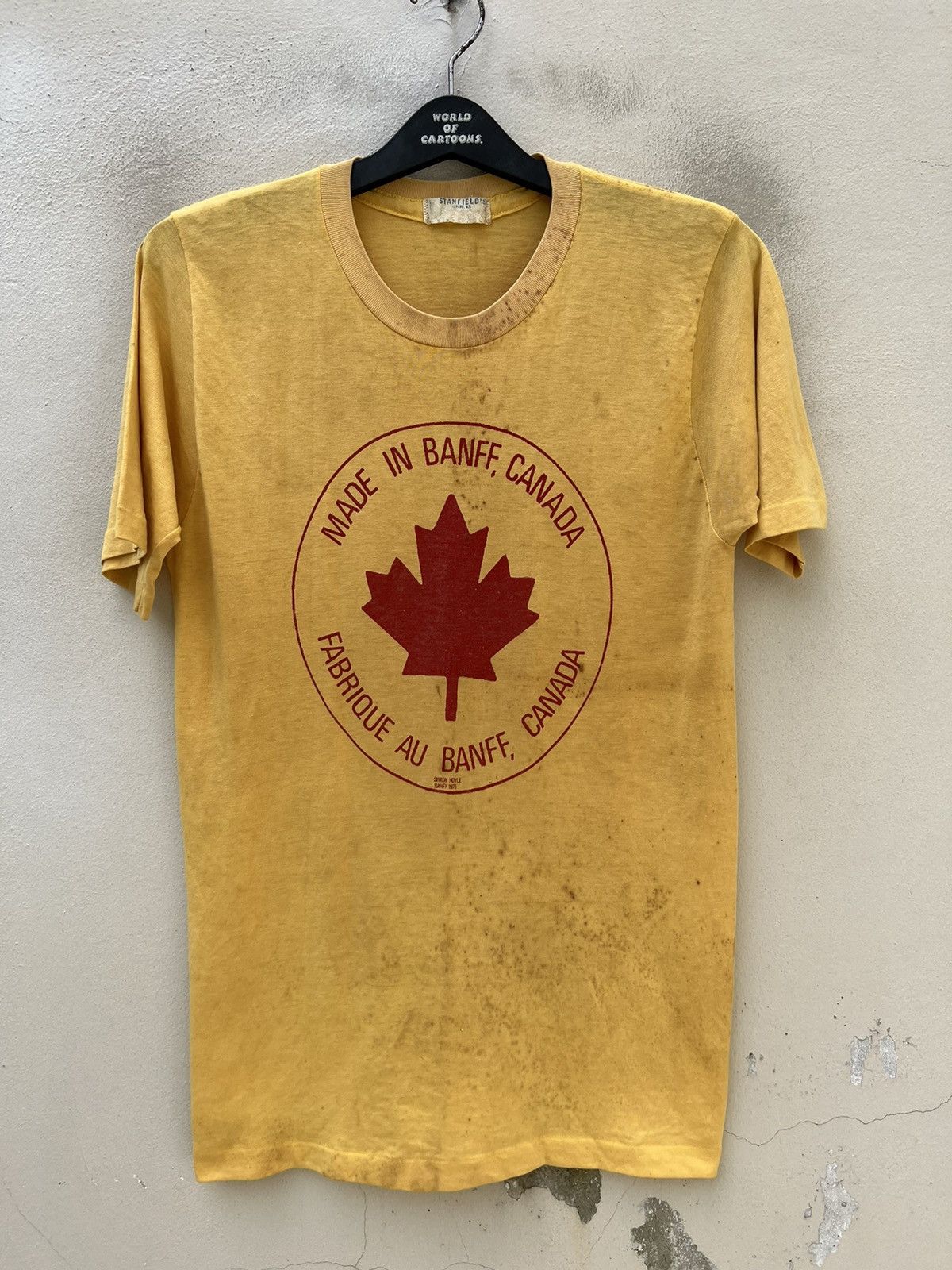 Vintage Trashed Vintage 1975 Simon Hoyle Made in Banff, Canada tees Size US M / EU 48-50 / 2 - 5 Thumbnail