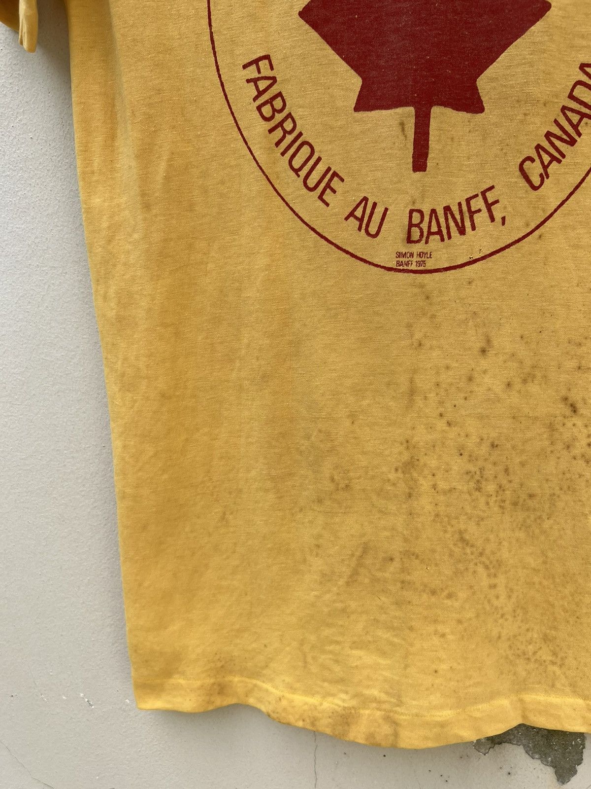 Vintage Trashed Vintage 1975 Simon Hoyle Made in Banff, Canada tees Size US M / EU 48-50 / 2 - 9 Thumbnail