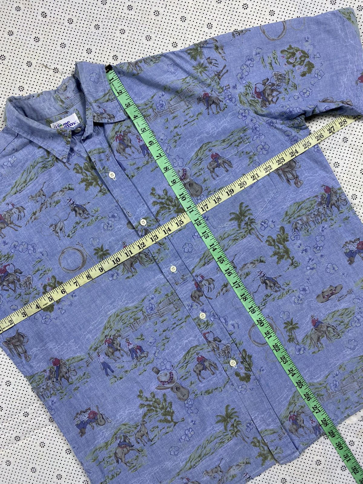 Reyn Spooner Vintage Hawaiian cowboy lifestyle print by Reyn Spooner Size US XL / EU 56 / 4 - 8 Thumbnail