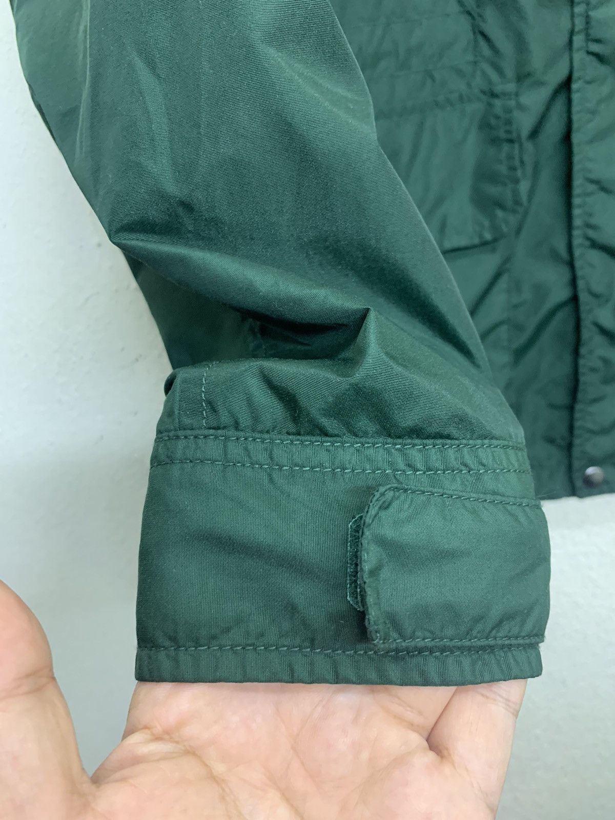 Uniqlo 02 Steals 🔥🔥 Uniqlo Jacket Outdoor/ Travel/ Hiking Size US L / EU 52-54 / 3 - 5 Thumbnail
