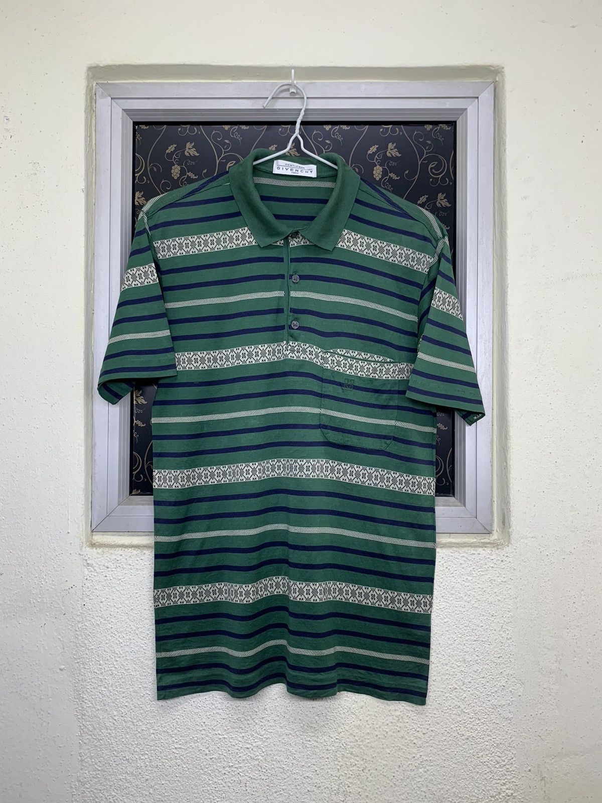 Givenchy Steals 🔥 Vintage Givenchey Polo Made in Italy Size US M / EU 48-50 / 2 - 1 Thumbnail