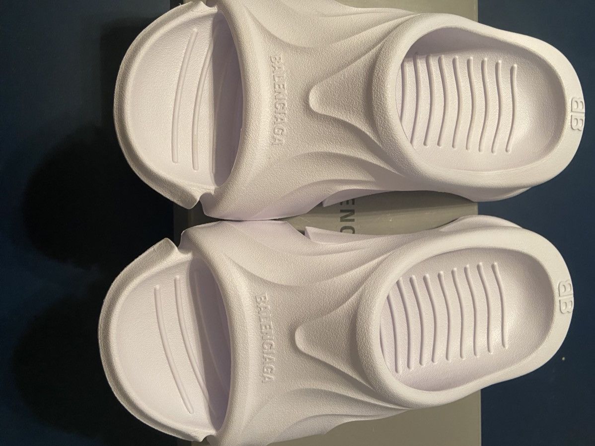 balenciaga foam runners