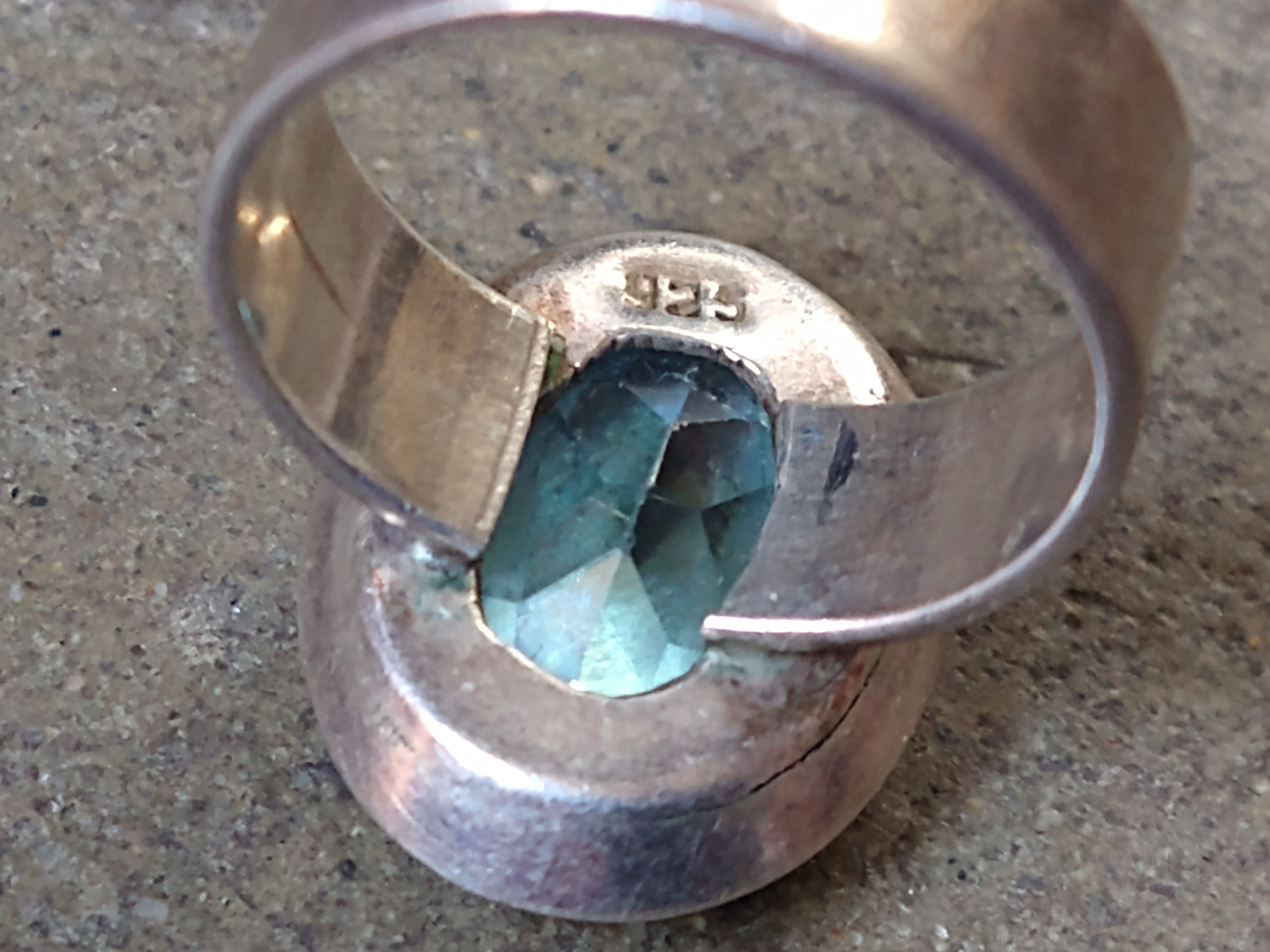 Jewelry Vintage Sterling Silver Ring Size 7.5 Blue Topaz Oval Size ONE SIZE - 10 Thumbnail