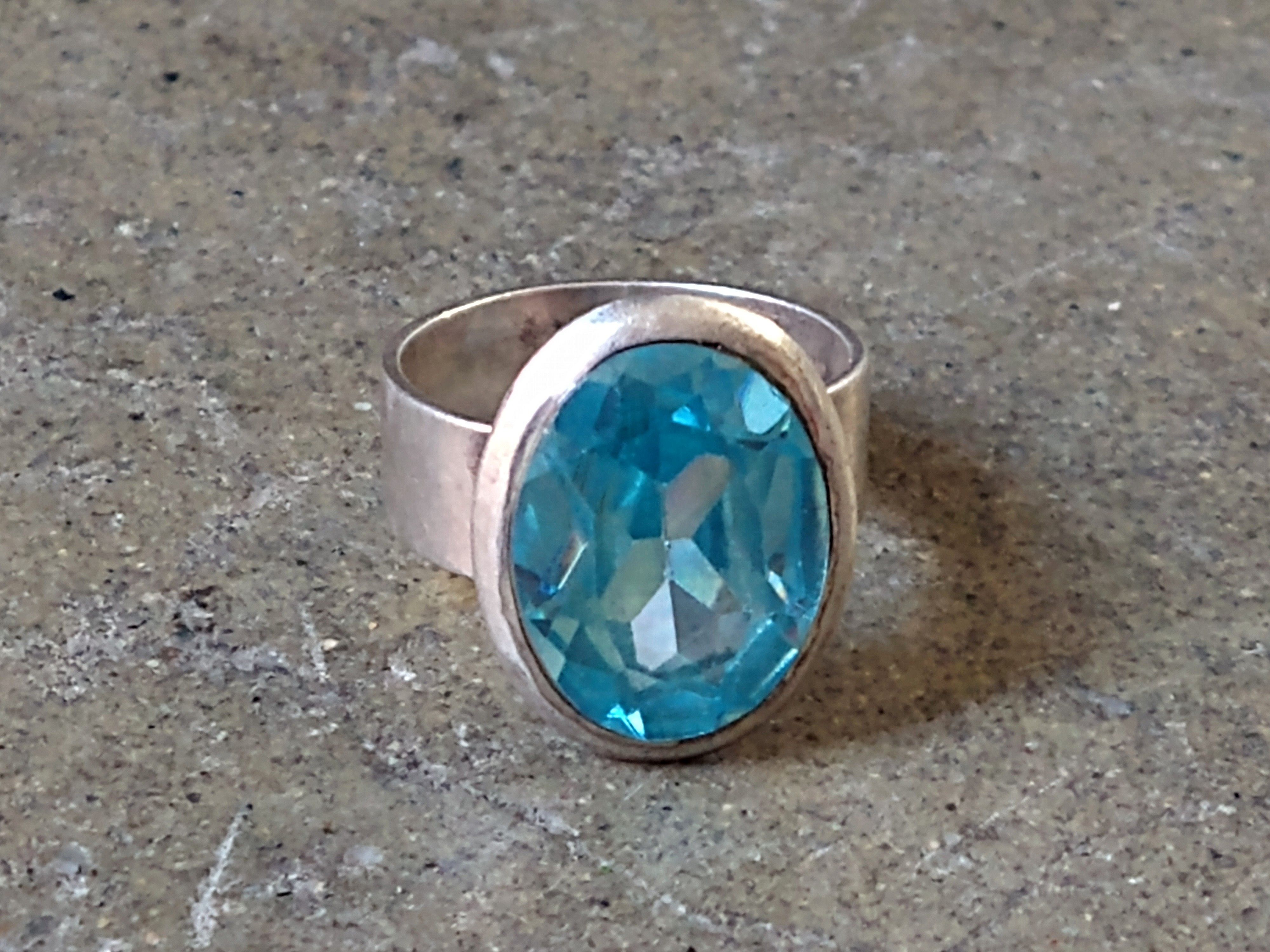 Jewelry Vintage Sterling Silver Ring Size 7.5 Blue Topaz Oval Size ONE SIZE - 4 Thumbnail