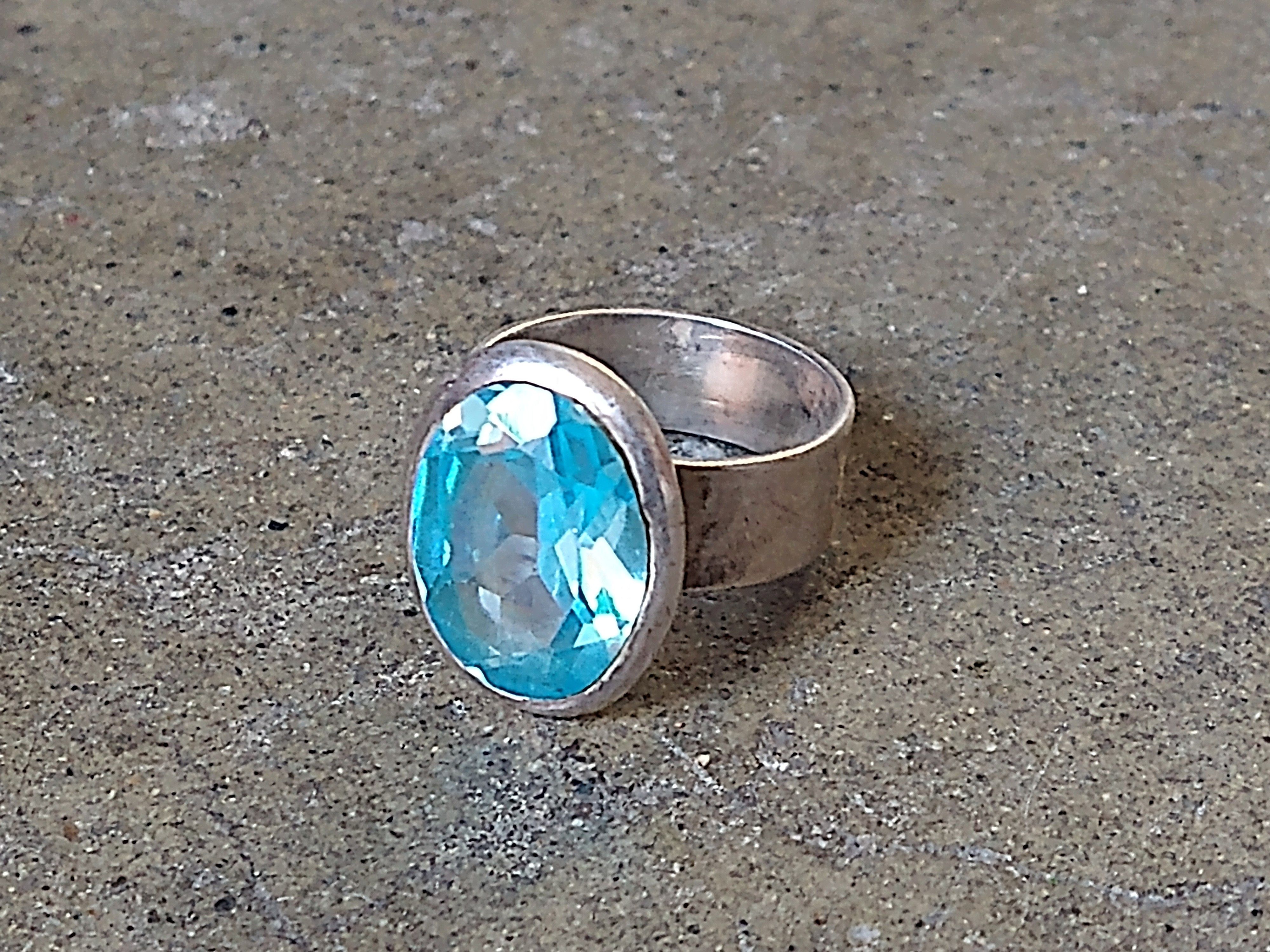 Jewelry Vintage Sterling Silver Ring Size 7.5 Blue Topaz Oval Size ONE SIZE - 2 Thumbnail