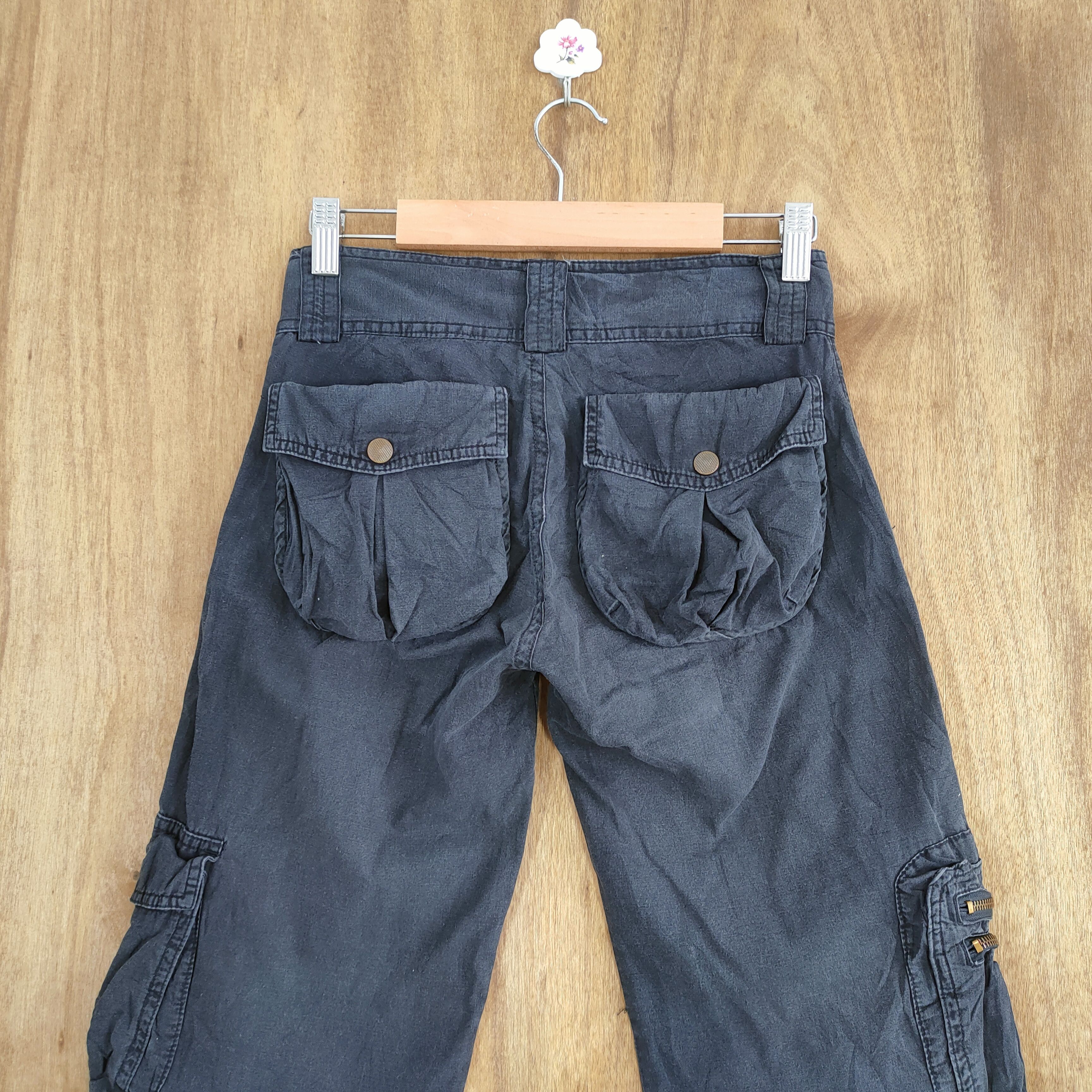 Japanese Brand VINTAGE BlACK JAPAN FLARE CARGO PANTS Size US 26 / EU 42 - 12 Thumbnail