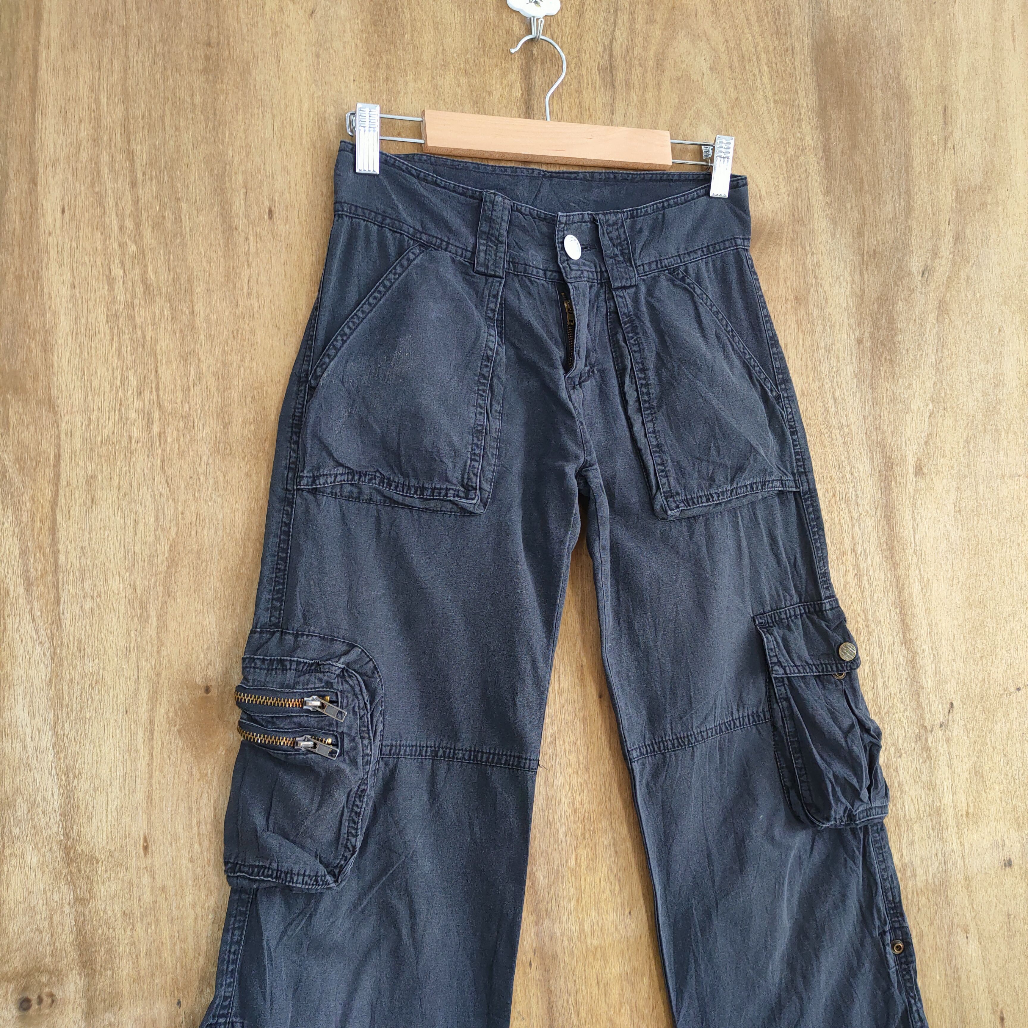 Japanese Brand VINTAGE BlACK JAPAN FLARE CARGO PANTS Size US 26 / EU 42 - 5 Thumbnail