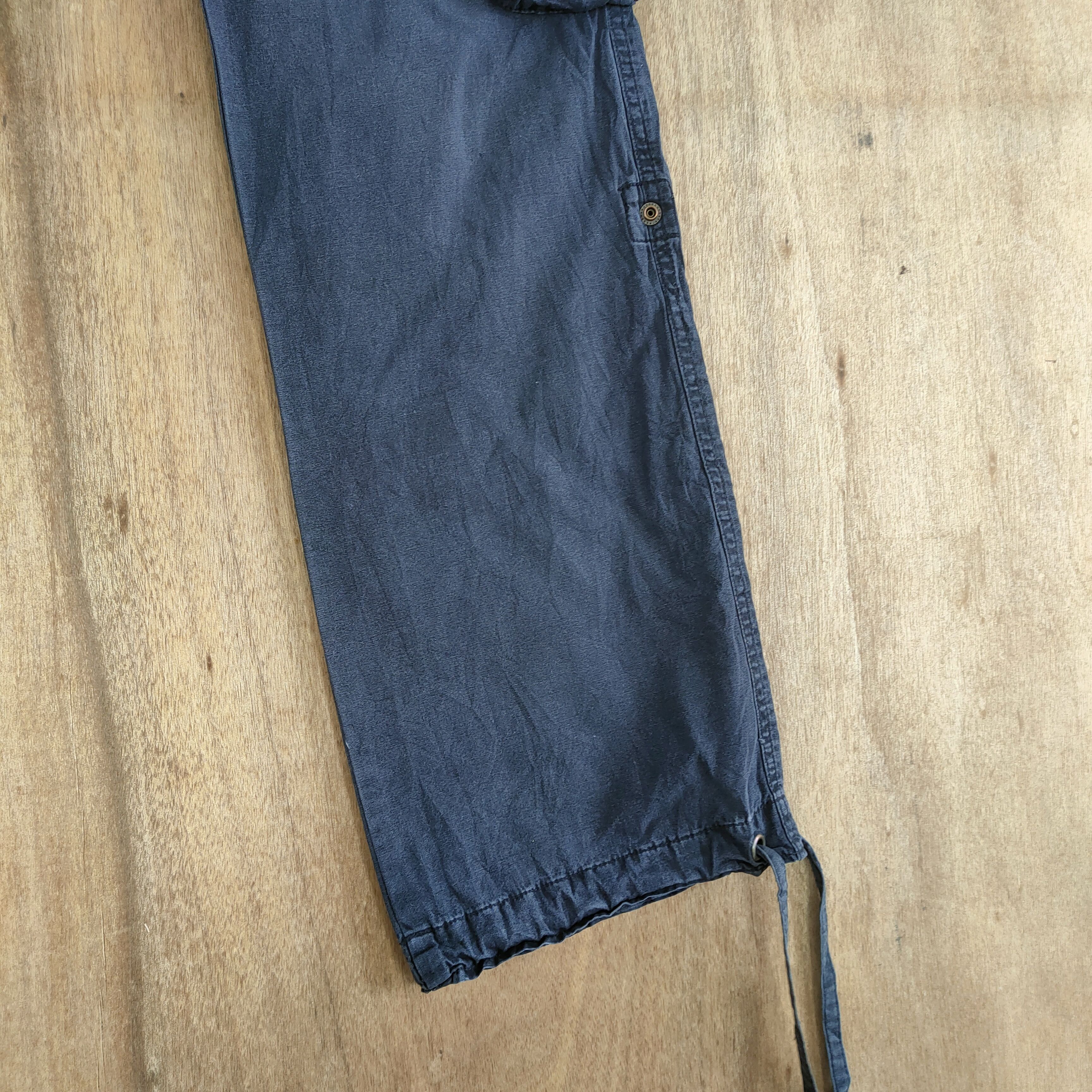 Japanese Brand VINTAGE BlACK JAPAN FLARE CARGO PANTS Size US 26 / EU 42 - 8 Thumbnail
