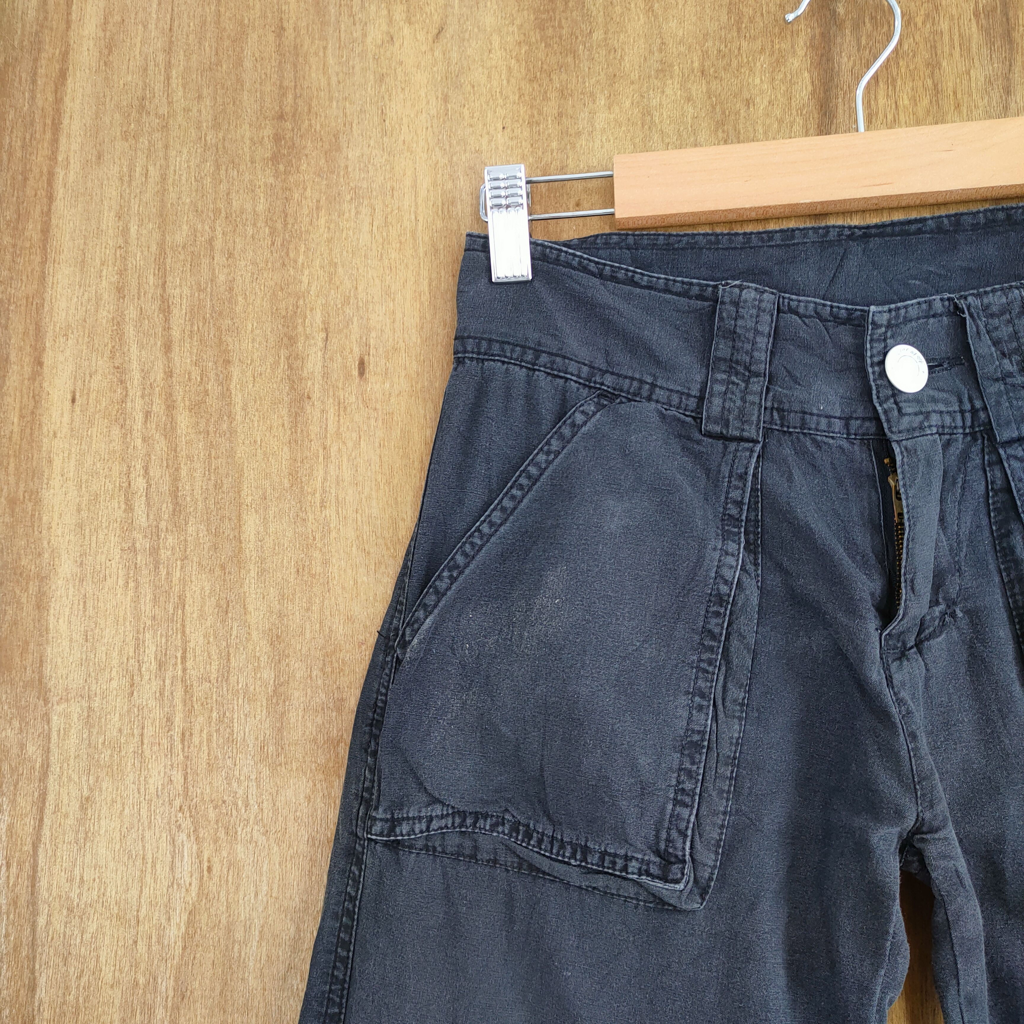 Japanese Brand VINTAGE BlACK JAPAN FLARE CARGO PANTS Size US 26 / EU 42 - 6 Thumbnail