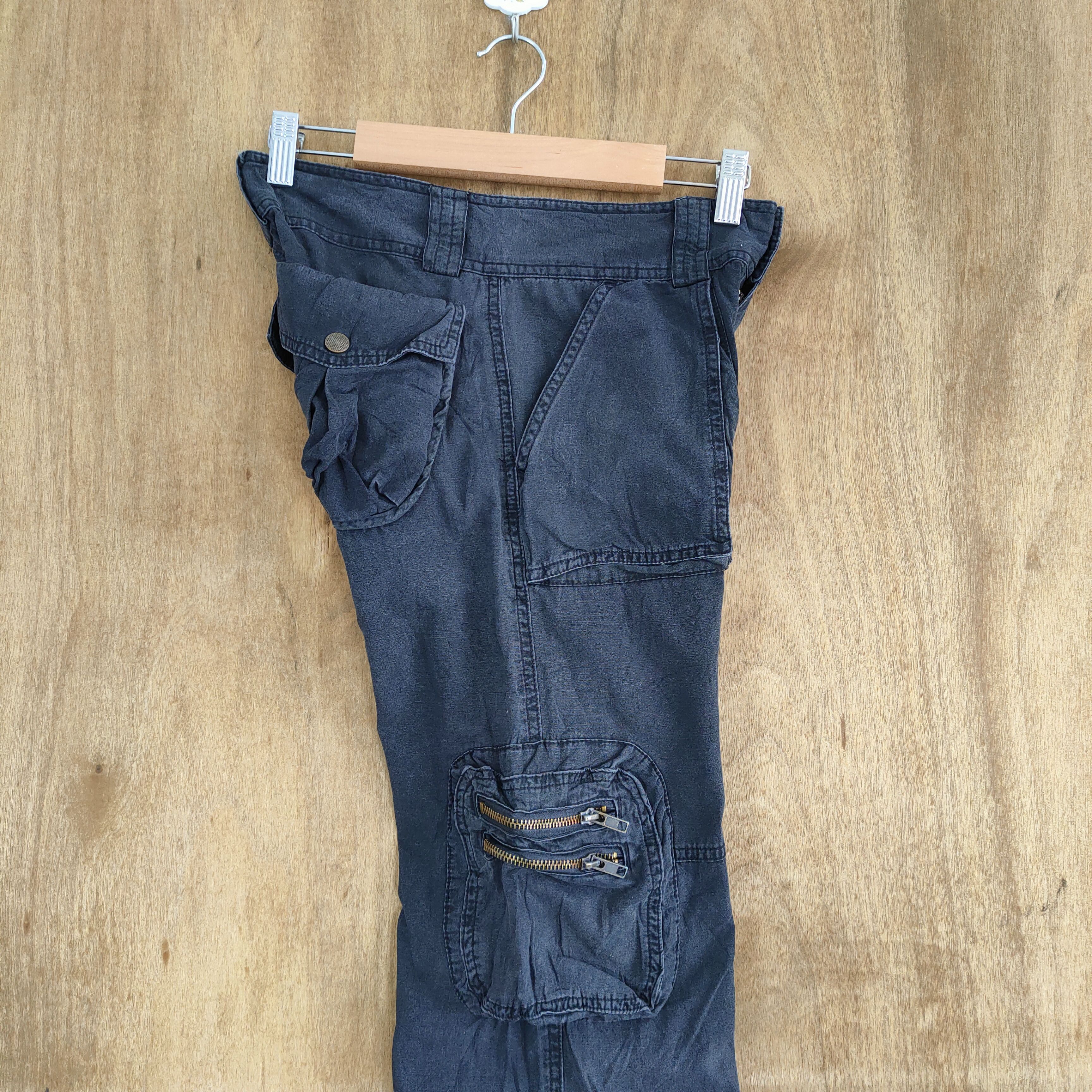 Japanese Brand VINTAGE BlACK JAPAN FLARE CARGO PANTS Size US 26 / EU 42 - 15 Thumbnail