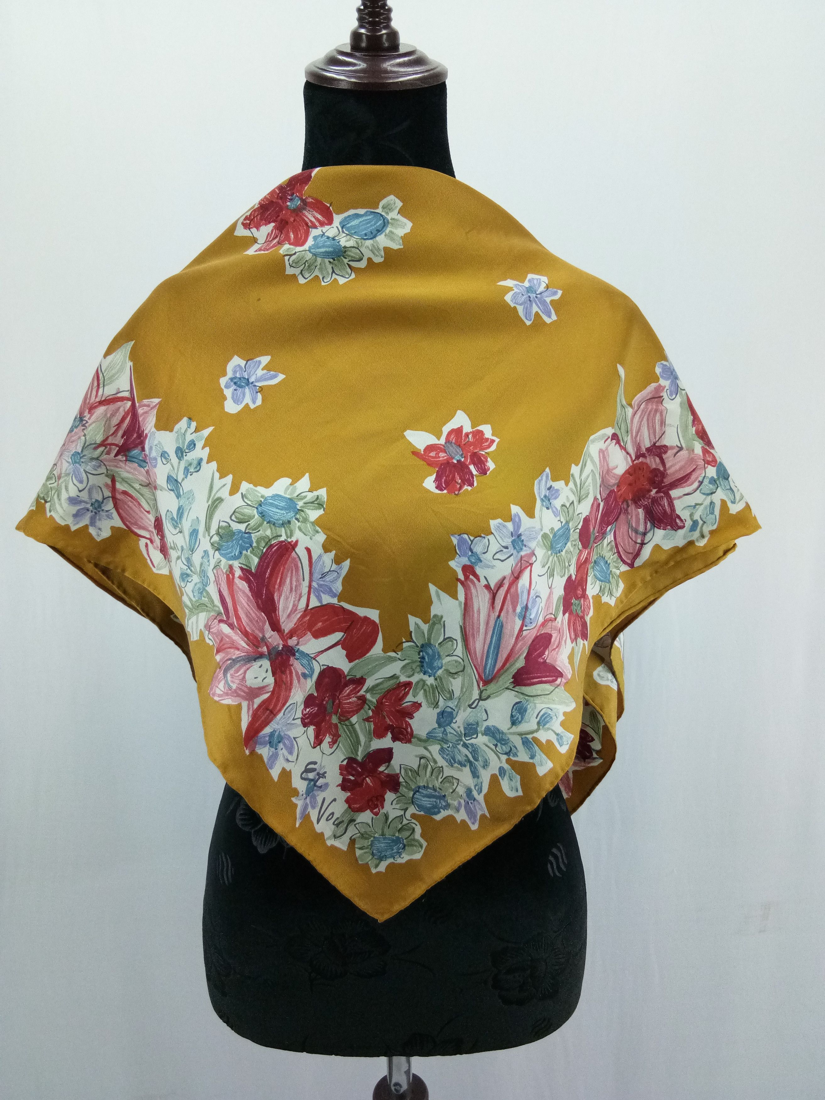 Vintage Et Vous Scarf / Shawl - SCA35