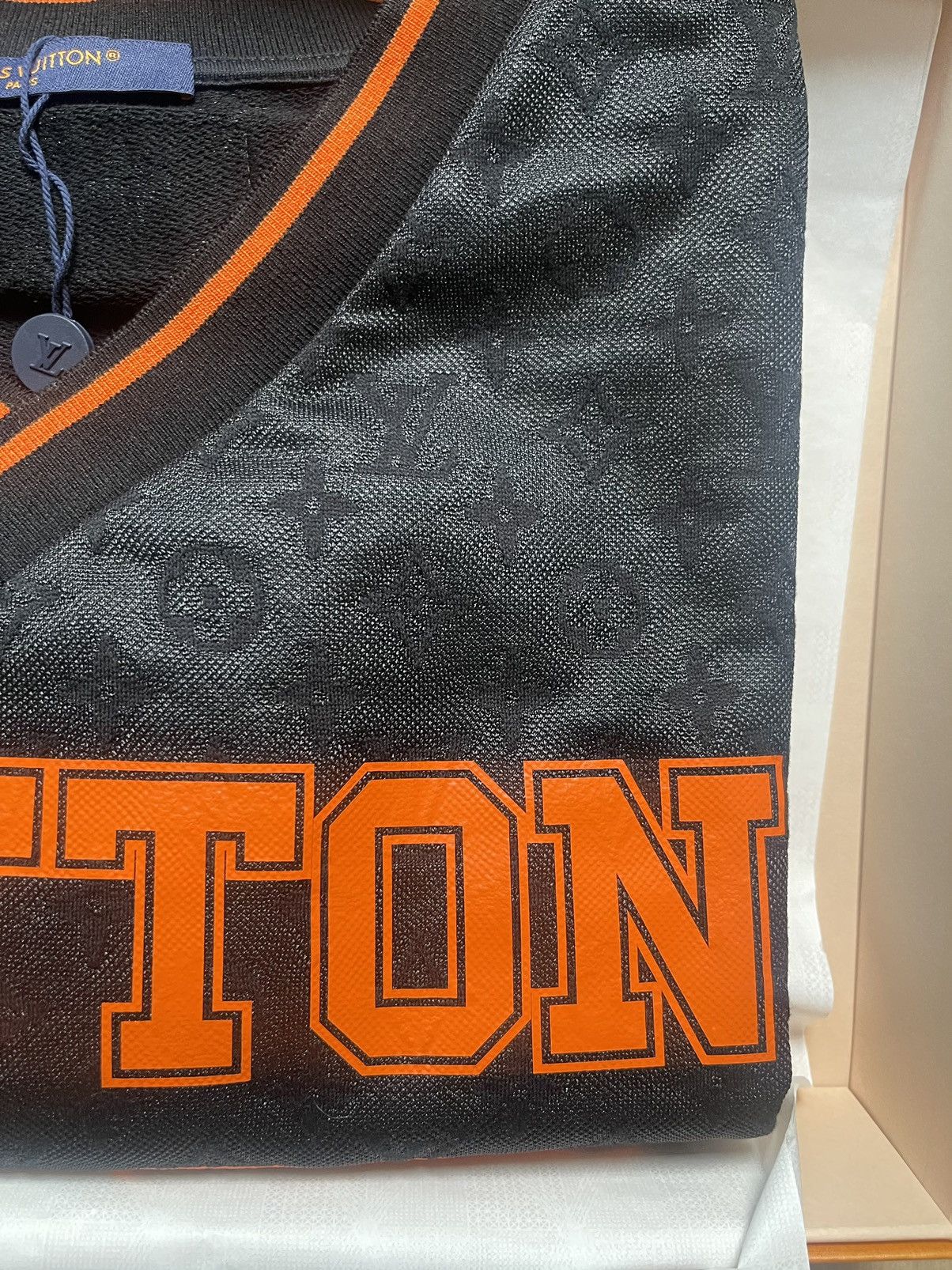 Louis Vuitton × Virgil Abloh Louis Vuitton 2023 Virgil Abloh Monogram Sporty V Neck Tee Size US XS / EU 42 / 0 - 4 Thumbnail
