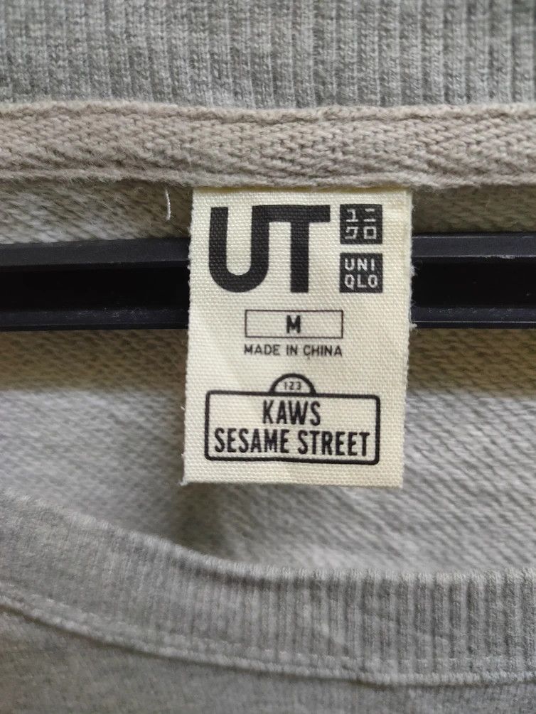 Kaws × Uniqlo Uniqlo X Kaws Sweatshirt #21041405 Size US M / EU 48-50 / 2 - 5 Thumbnail