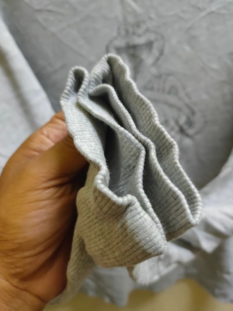 Kaws × Uniqlo Uniqlo X Kaws Sweatshirt #21041405 Size US M / EU 48-50 / 2 - 3 Thumbnail