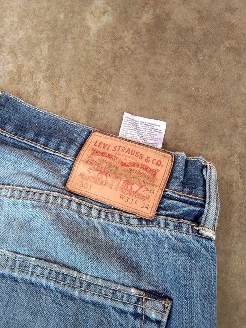 Levi's Vintage Levi's 501 Faded Blue Distressed Jeans 33x34 Size US 33 - 3 Thumbnail