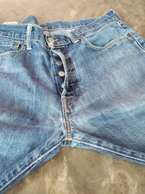 Levi's Vintage Levi's 501 Faded Blue Distressed Jeans 33x34 Size US 33 - 5 Thumbnail