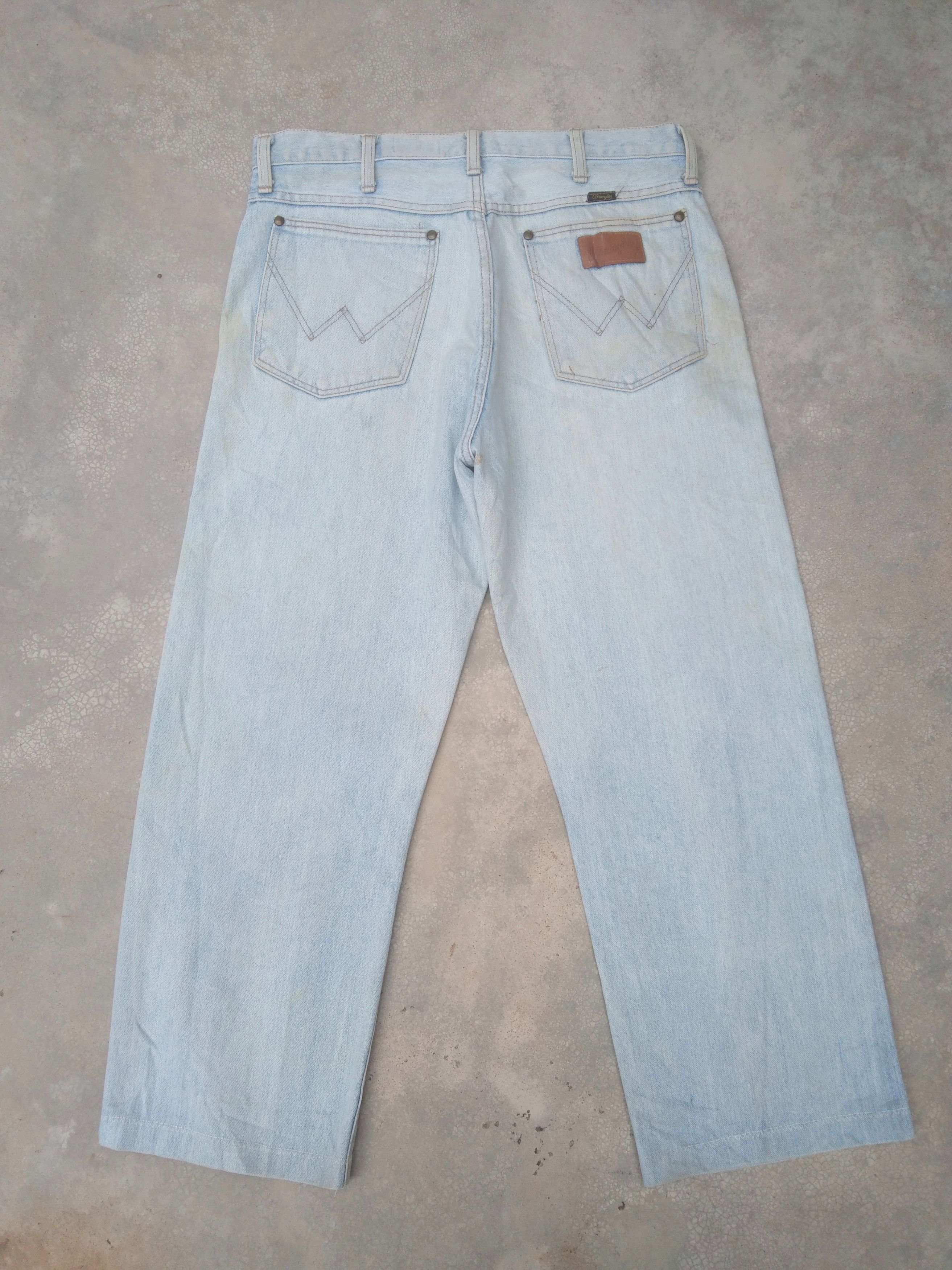 Japanese Brand 90s Vintage Dirty Wrangler Straight Leg Distressed Jeans Size US 33 - 2 Thumbnail
