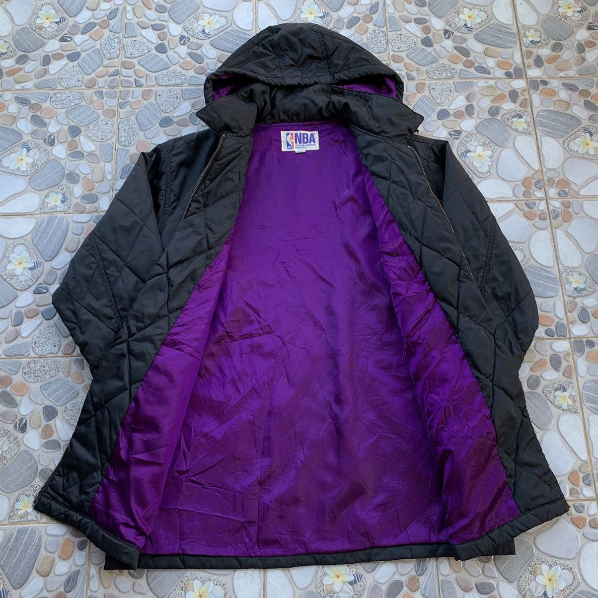 NBA Vintage 1990s Lakers Basketball Quilted Jacket Size US XL / EU 56 / 4 - 4 Thumbnail