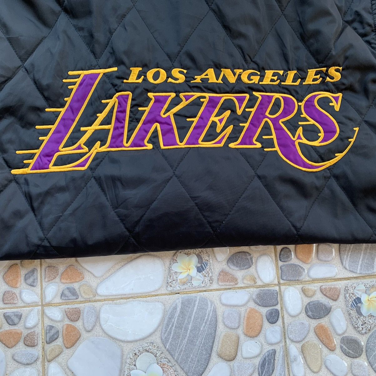 NBA Vintage 1990s Lakers Basketball Quilted Jacket Size US XL / EU 56 / 4 - 10 Thumbnail