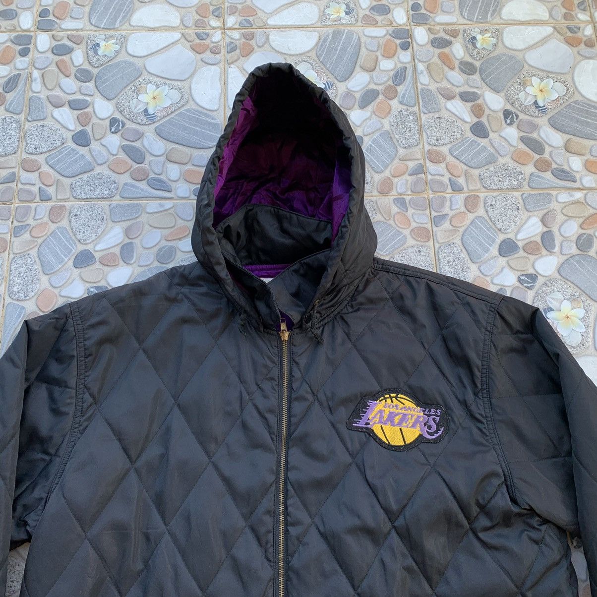 NBA Vintage 1990s Lakers Basketball Quilted Jacket Size US XL / EU 56 / 4 - 5 Thumbnail