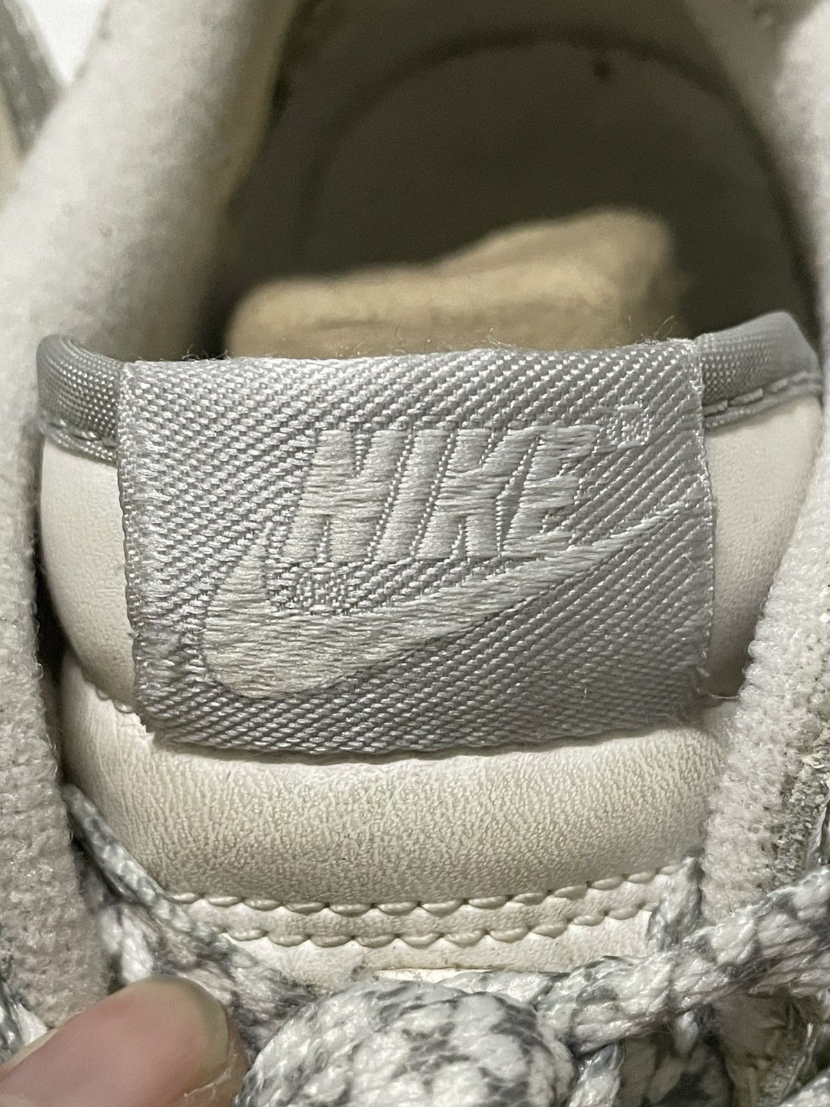 Nike 2010 Nike Dunk Low Metallic Silver No Box Size US 5 / EU 37 - 11 Thumbnail