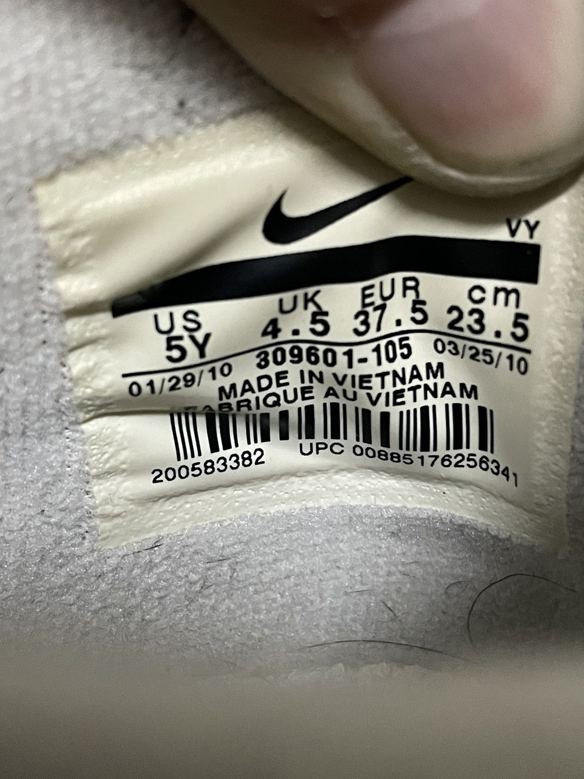 Nike 2010 Nike Dunk Low Metallic Silver No Box Size US 5 / EU 37 - 12 Thumbnail