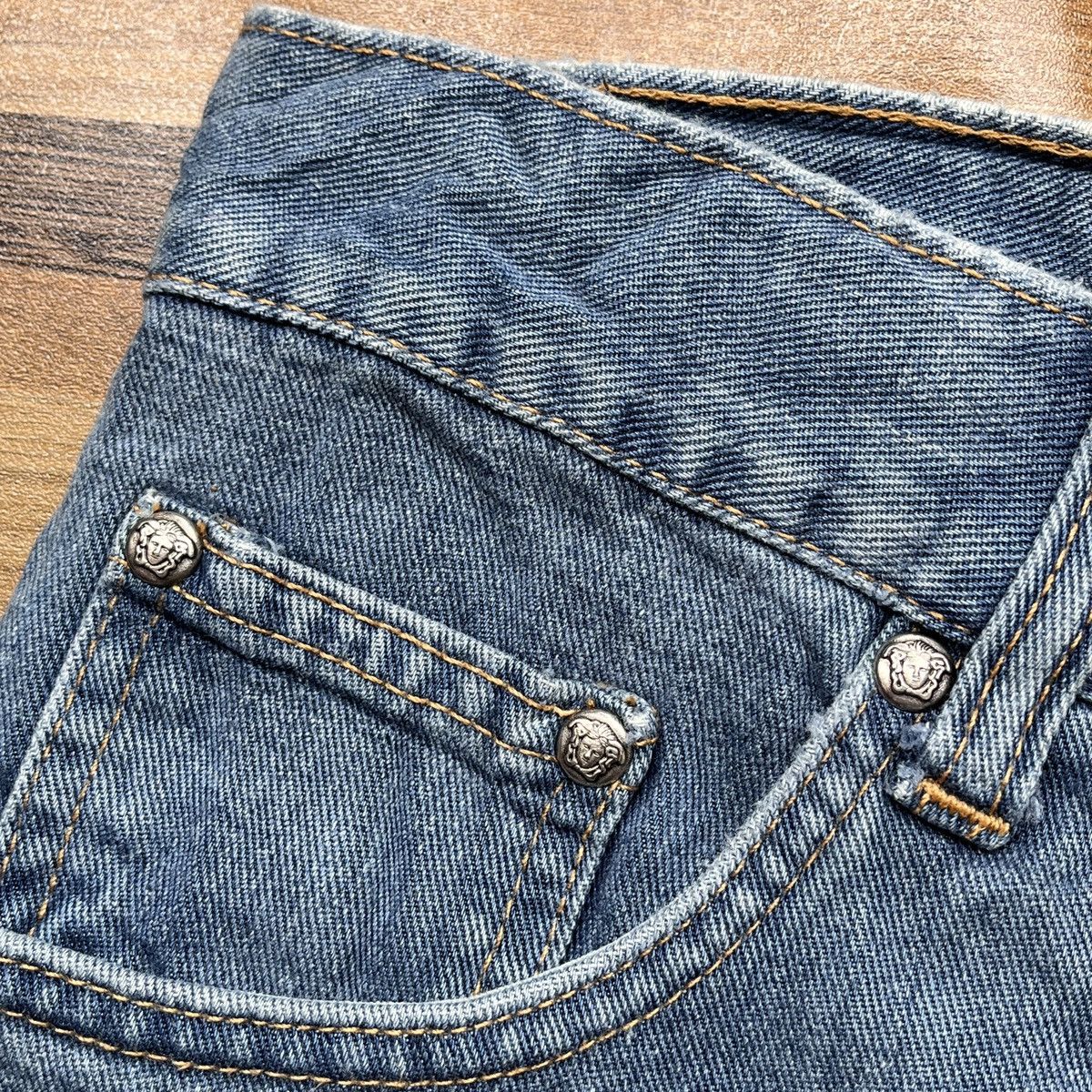 Versace Vintage Versace Denim Jeans Made In Italy Size US 28 / EU 44 - 8 Thumbnail
