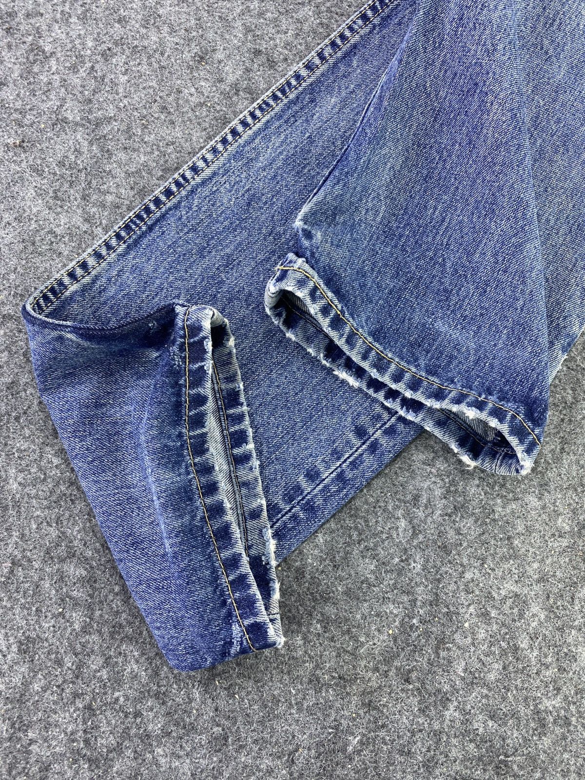 Levi's VINTAGE LEVI'S 511 DISTRESS BLUE WASH JEANS - J604 Size US 36 / EU 52 - 7 Thumbnail