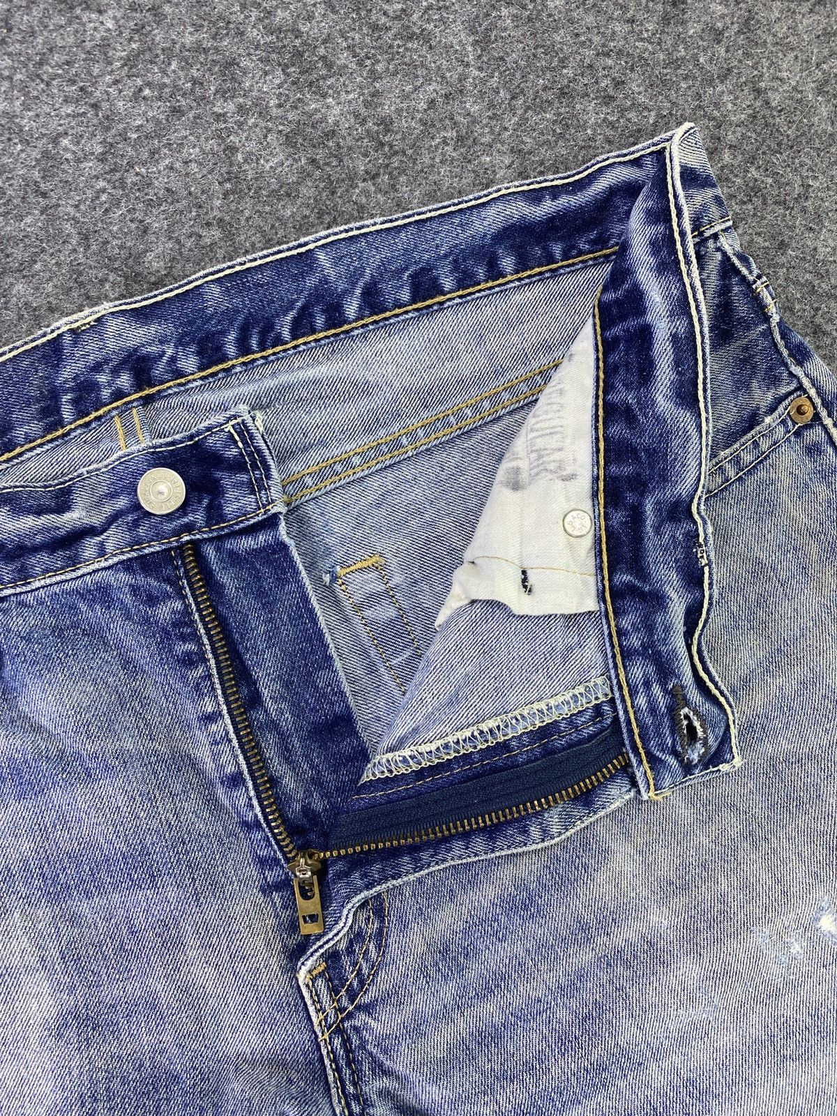 Levi's VINTAGE LEVI'S 511 DISTRESS BLUE WASH JEANS - J604 Size US 36 / EU 52 - 3 Thumbnail