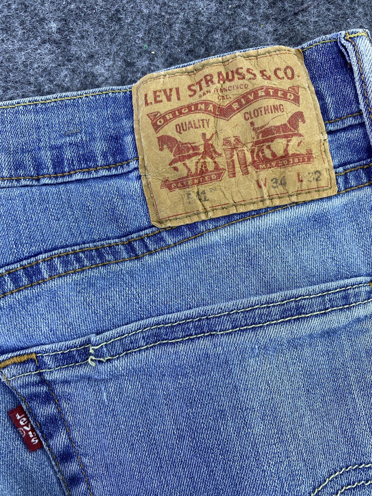 Levi's Vintage Levi's 541 Distress Blue Wash Jeans - J607 Size US 34 / EU 50 - 8 Thumbnail