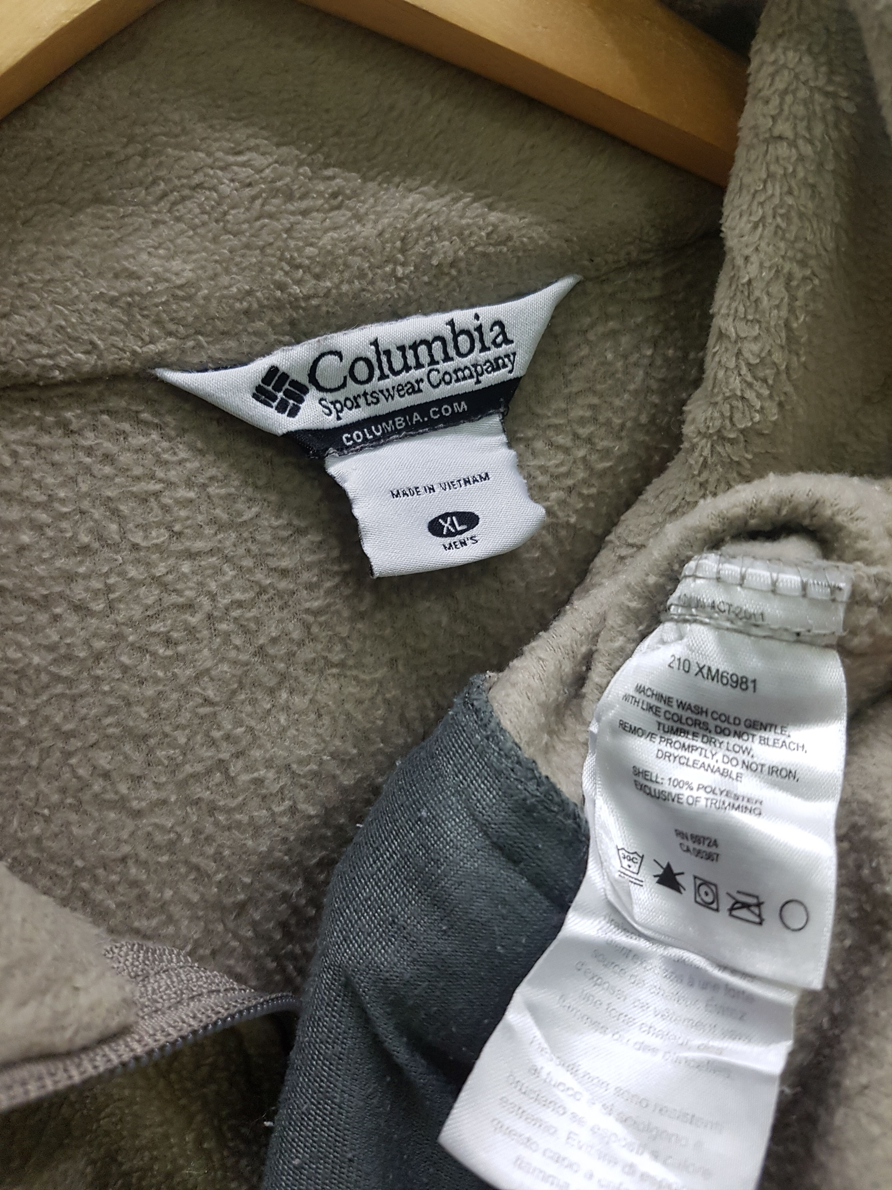 Columbia Columbia Sweater Jacket Fleece Full Zipper Nice Design Size US L / EU 52-54 / 3 - 3 Thumbnail