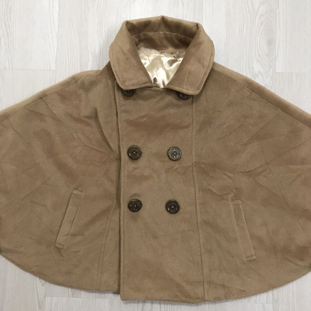 Harris Tweed × Japanese Brand × Vintage Vintage Harris Tweed Ponchos Double Breast Ponchos Size S / US 4 / IT 40 - 2 Thumbnail