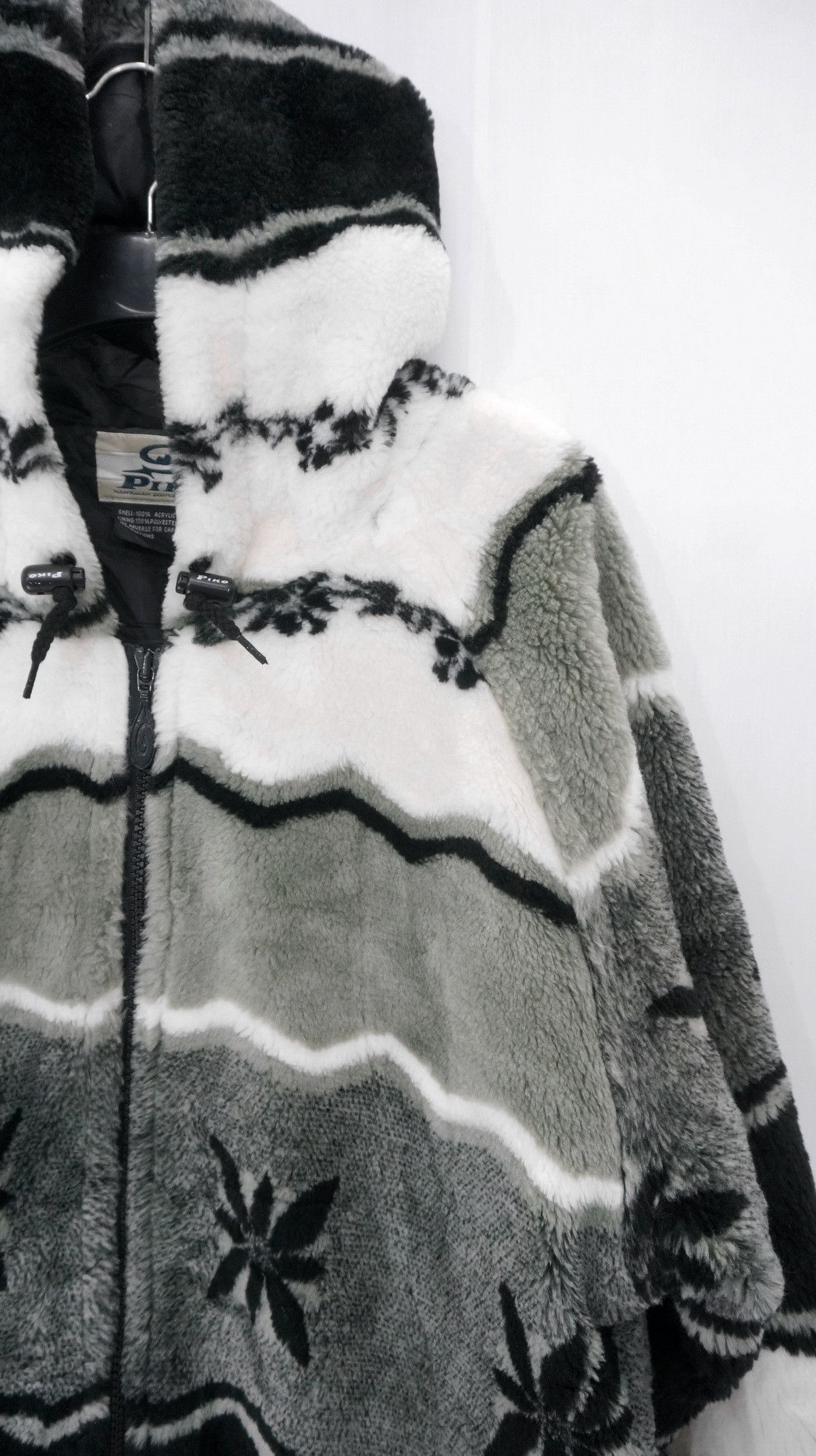 Other Fluffy PIKO Native Faux Fur Fleece Hoodie Jacket ShipDHL Size US M / EU 48-50 / 2 - 5 Thumbnail