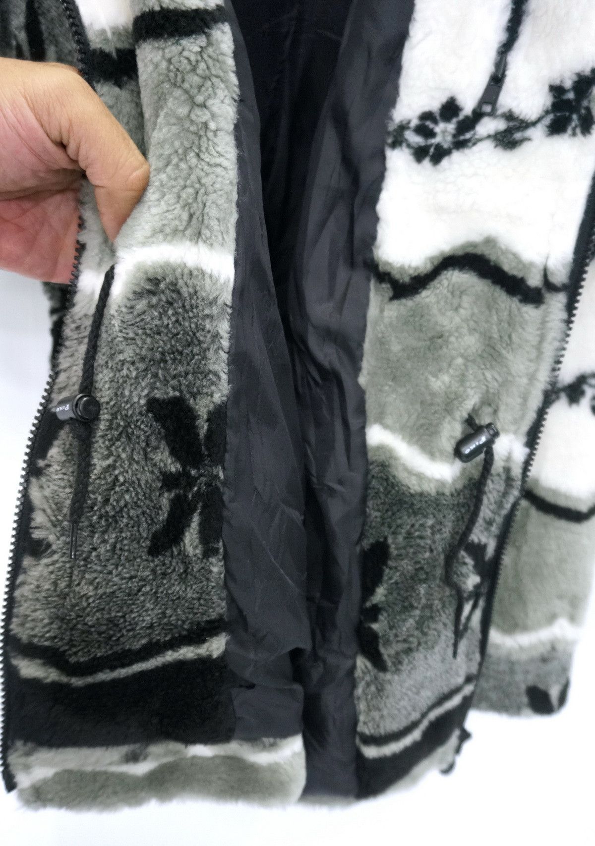 Other Fluffy PIKO Native Faux Fur Fleece Hoodie Jacket ShipDHL Size US M / EU 48-50 / 2 - 7 Thumbnail