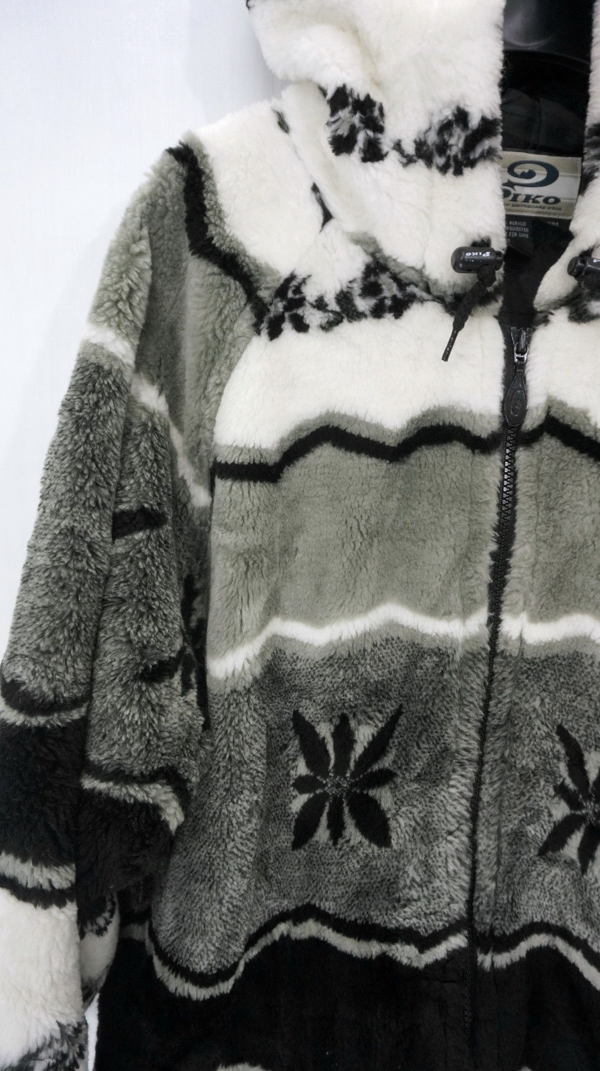 Other Fluffy PIKO Native Faux Fur Fleece Hoodie Jacket ShipDHL Size US M / EU 48-50 / 2 - 4 Thumbnail