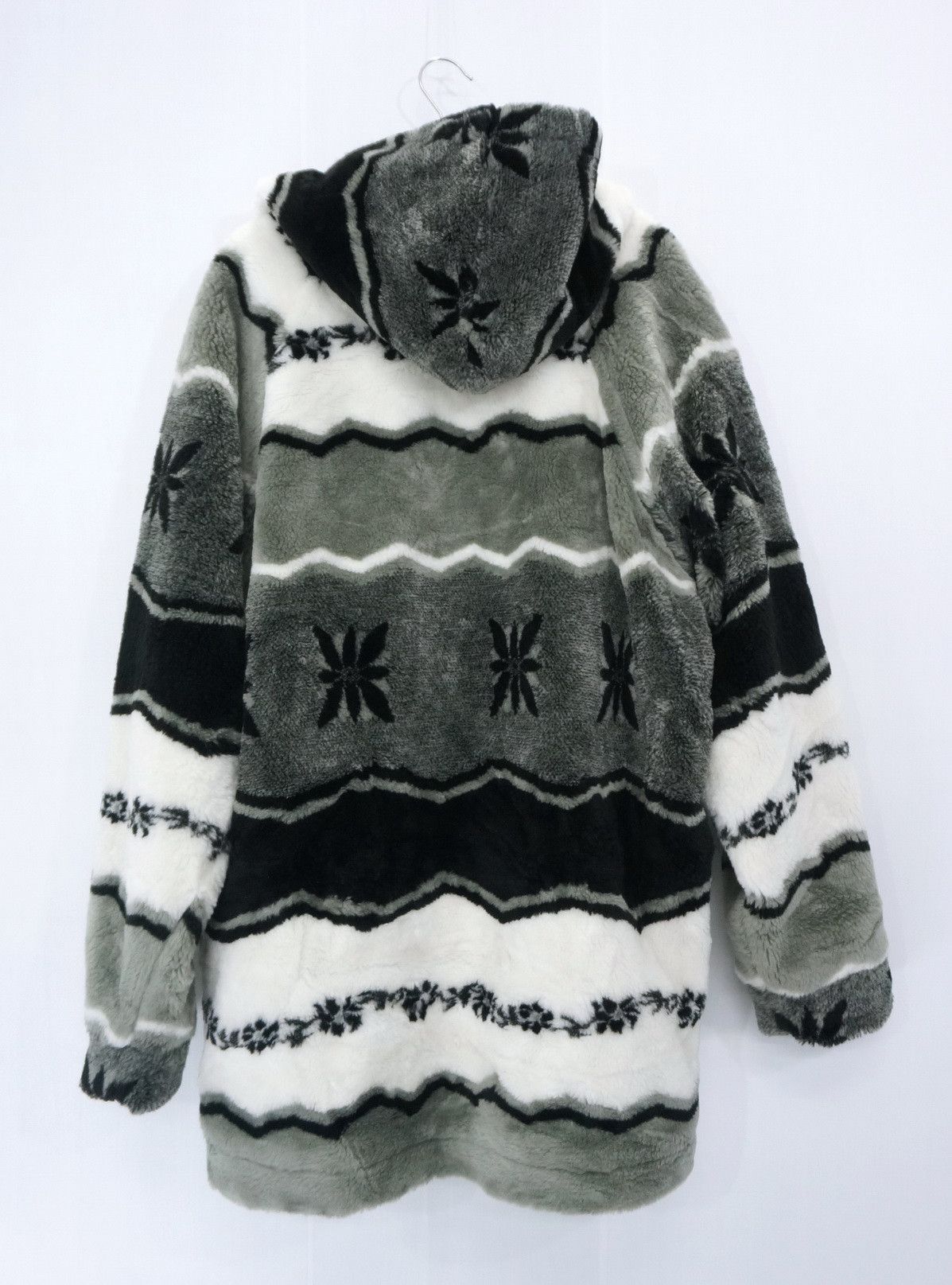 Other Fluffy PIKO Native Faux Fur Fleece Hoodie Jacket ShipDHL Size US M / EU 48-50 / 2 - 9 Thumbnail