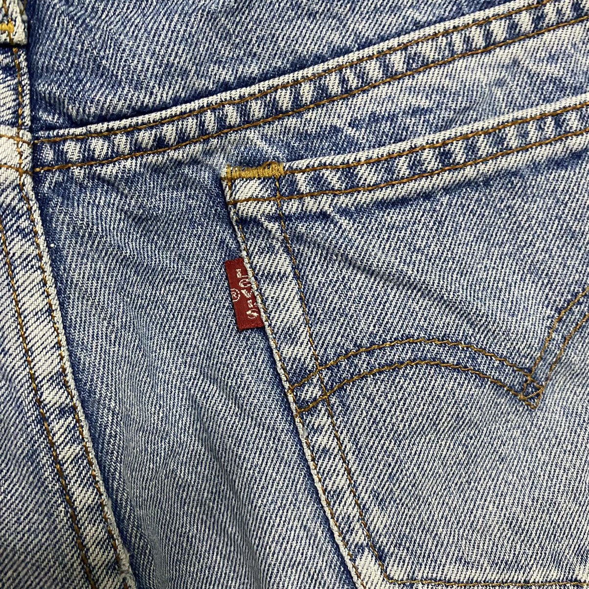 Levi's Vintage Levis 505 Distressed LightWash Jeans 31x30 Size US 31 - 14 Thumbnail