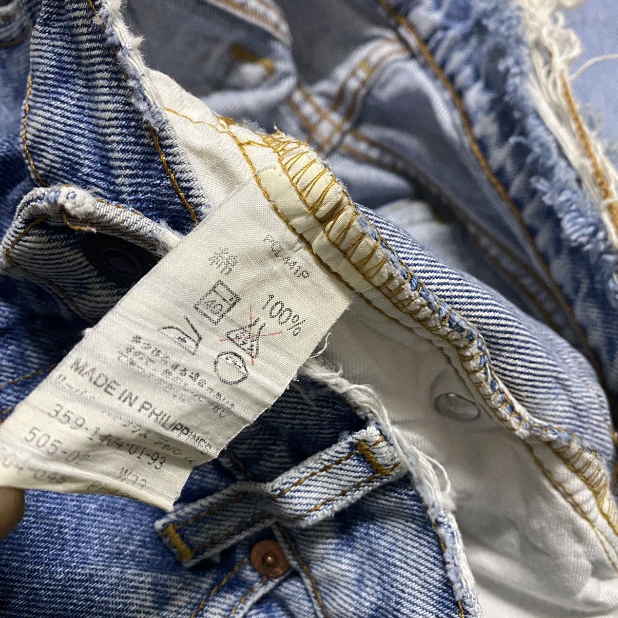 Levi's Vintage Levis 505 Distressed LightWash Jeans 31x30 Size US 31 - 17 Thumbnail