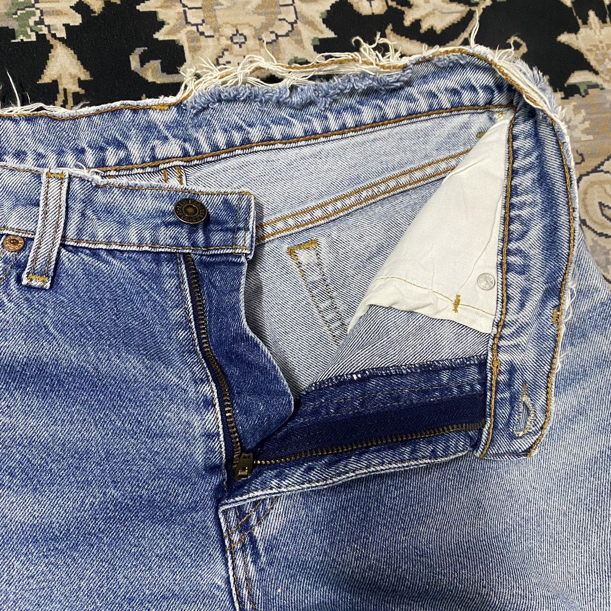 Levi's Vintage Levis 505 Distressed LightWash Jeans 31x30 Size US 31 - 15 Thumbnail