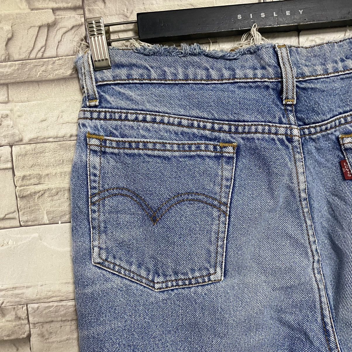 Levi's Vintage Levis 505 Distressed LightWash Jeans 31x30 Size US 31 - 13 Thumbnail