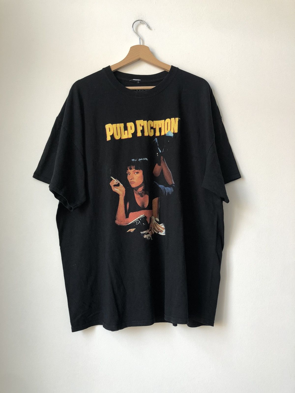 Vintage Pulp Fiction Graphic Tees Size US XXL / EU 58 / 5 - 1 Thumbnail