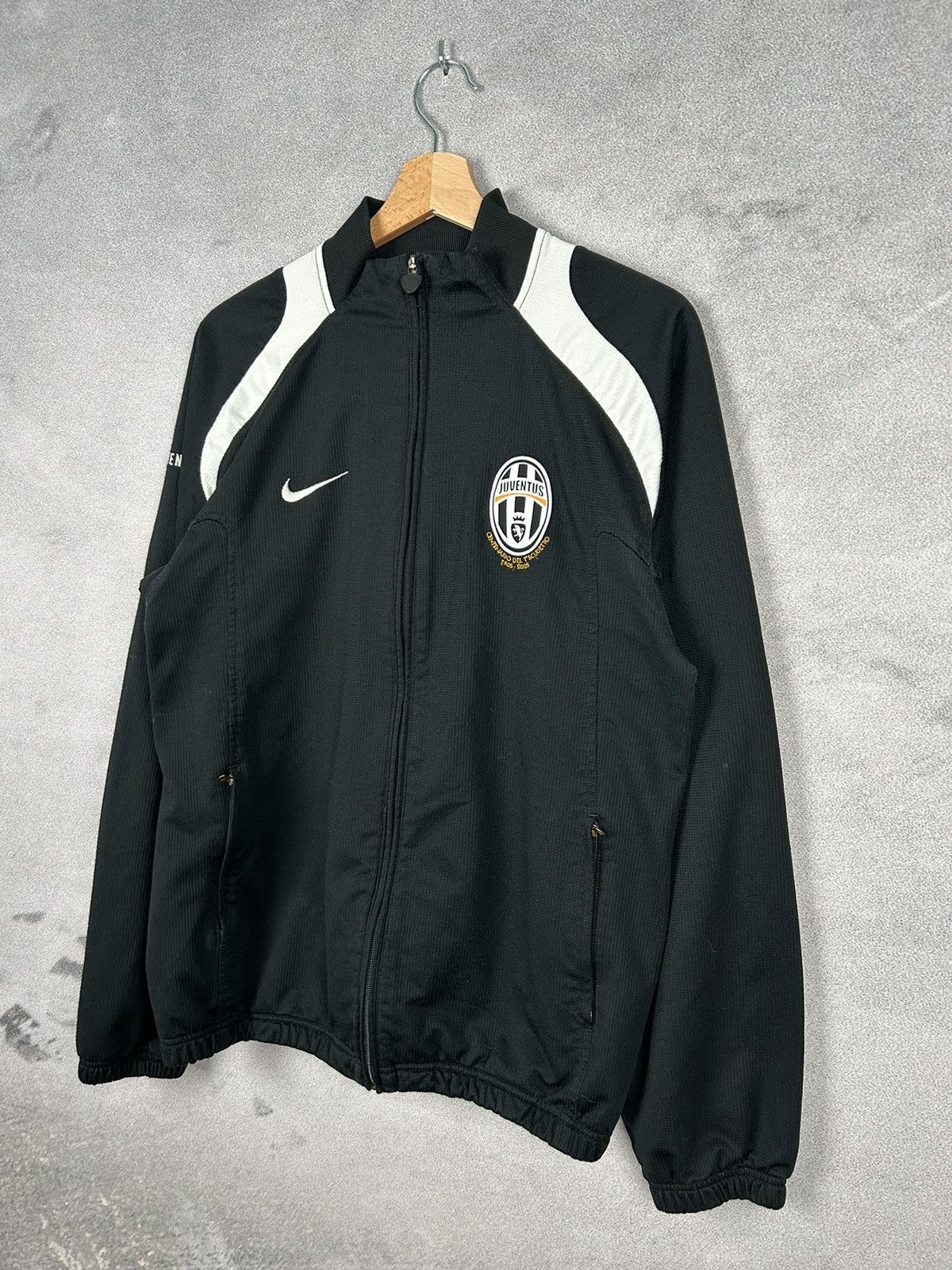 Nike Vintage Juventus Nike Zip Up Sweatshirt Size US M / EU 48-50 / 2 - 2 Thumbnail