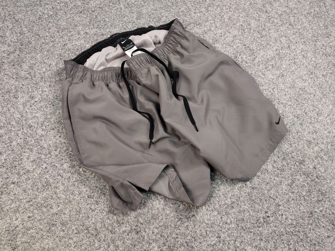 Nike Vintage Nike Shorts Logo swoosh casual Y2K Streetwear Size US 36 / EU 52 - 7 Thumbnail