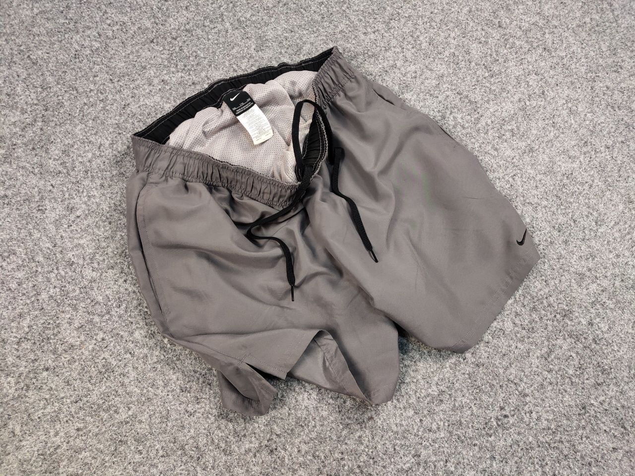 Nike Vintage Nike Shorts Logo swoosh casual Y2K Streetwear Size US 36 / EU 52 - 8 Thumbnail