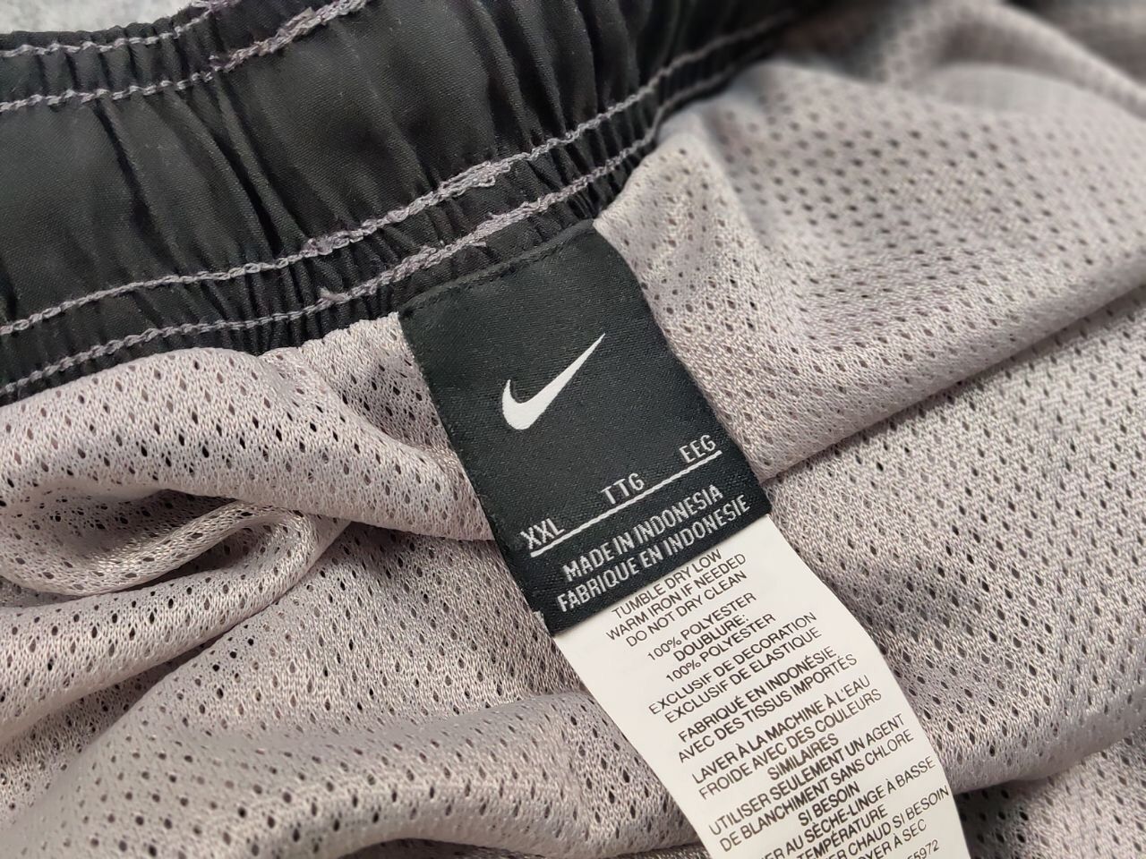 Nike Vintage Nike Shorts Logo swoosh casual Y2K Streetwear Size US 36 / EU 52 - 14 Thumbnail