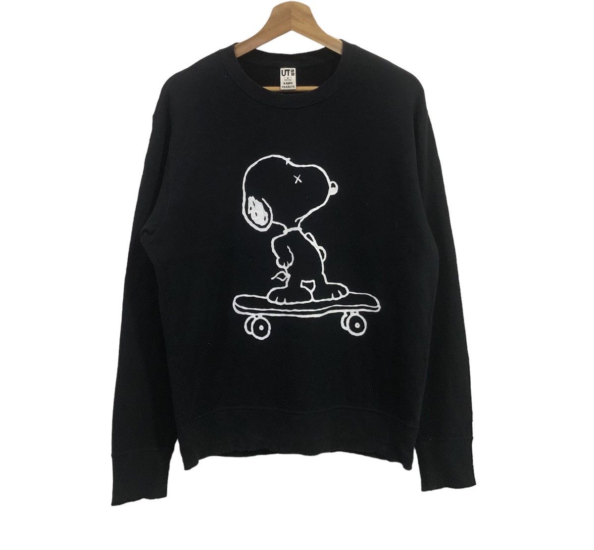 Uniqlo Peanuts X Kaws Crewneck | Grailed